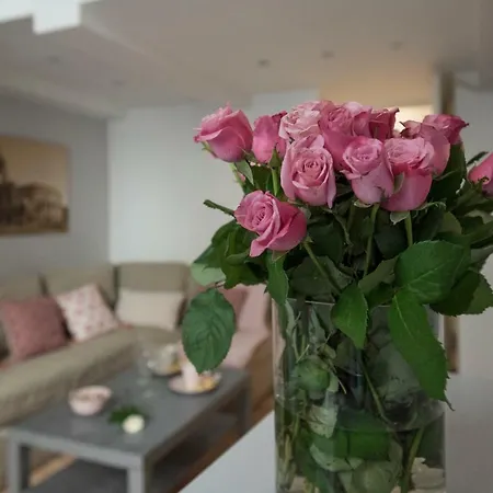 Frankie Charme Daire